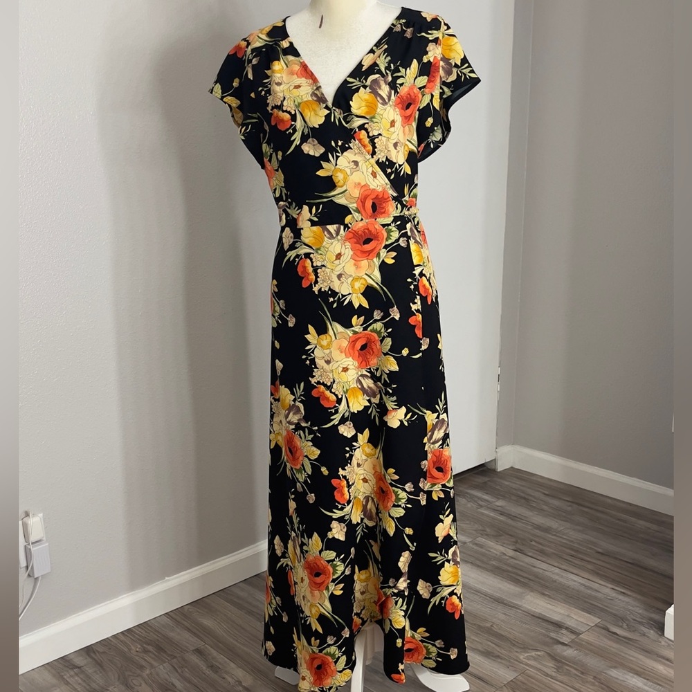 Gorgeous Women’s Floral Wrap Style Dress
